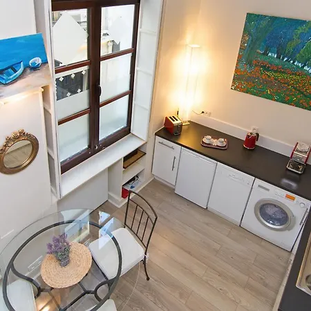 Lovely Saint Germain Studio Apartment *